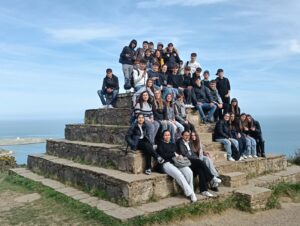 International Students in a Trip in Ireland all together in a photo